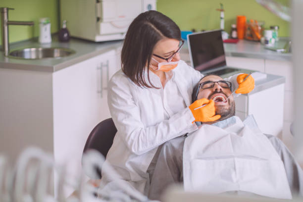 Best Weekend Emergency Dentist in Mountain View Acres, CA