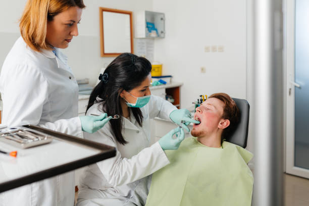 Best Cosmetic Emergency Dentistry in Mountain View Acres, CA